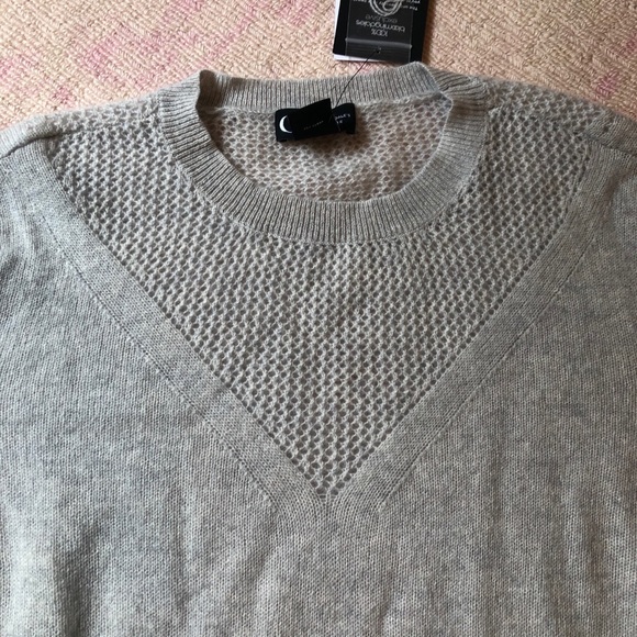BLOOMINGDALES NWT soft grey cashmere sweater S - Picture 2 of 7